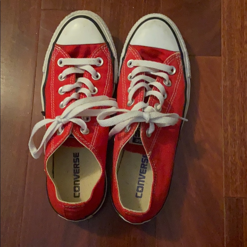 Red converse - Picture 1 of 2
